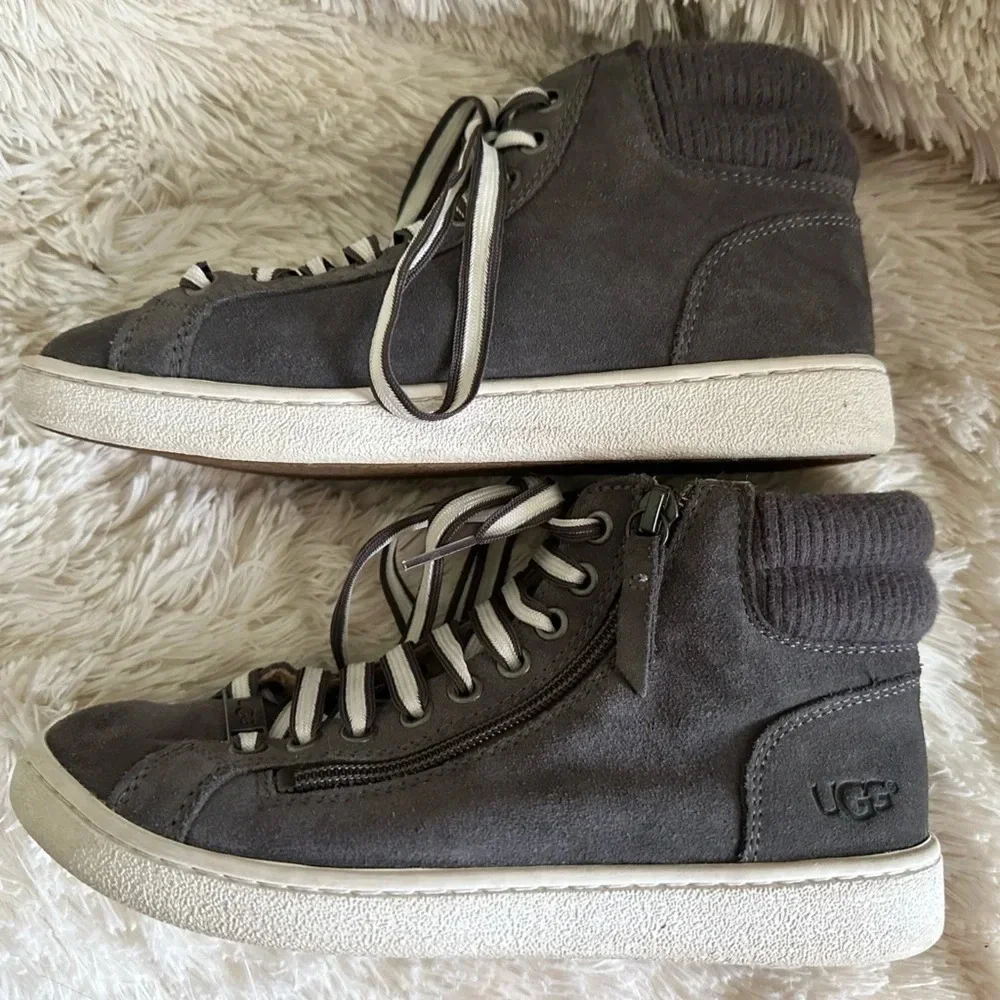 UGG Girls Ladies 5.5 36.5 EU Gray SUEDE OLIVE Hi Top Zip Sneaker CLEAN Fall NICE